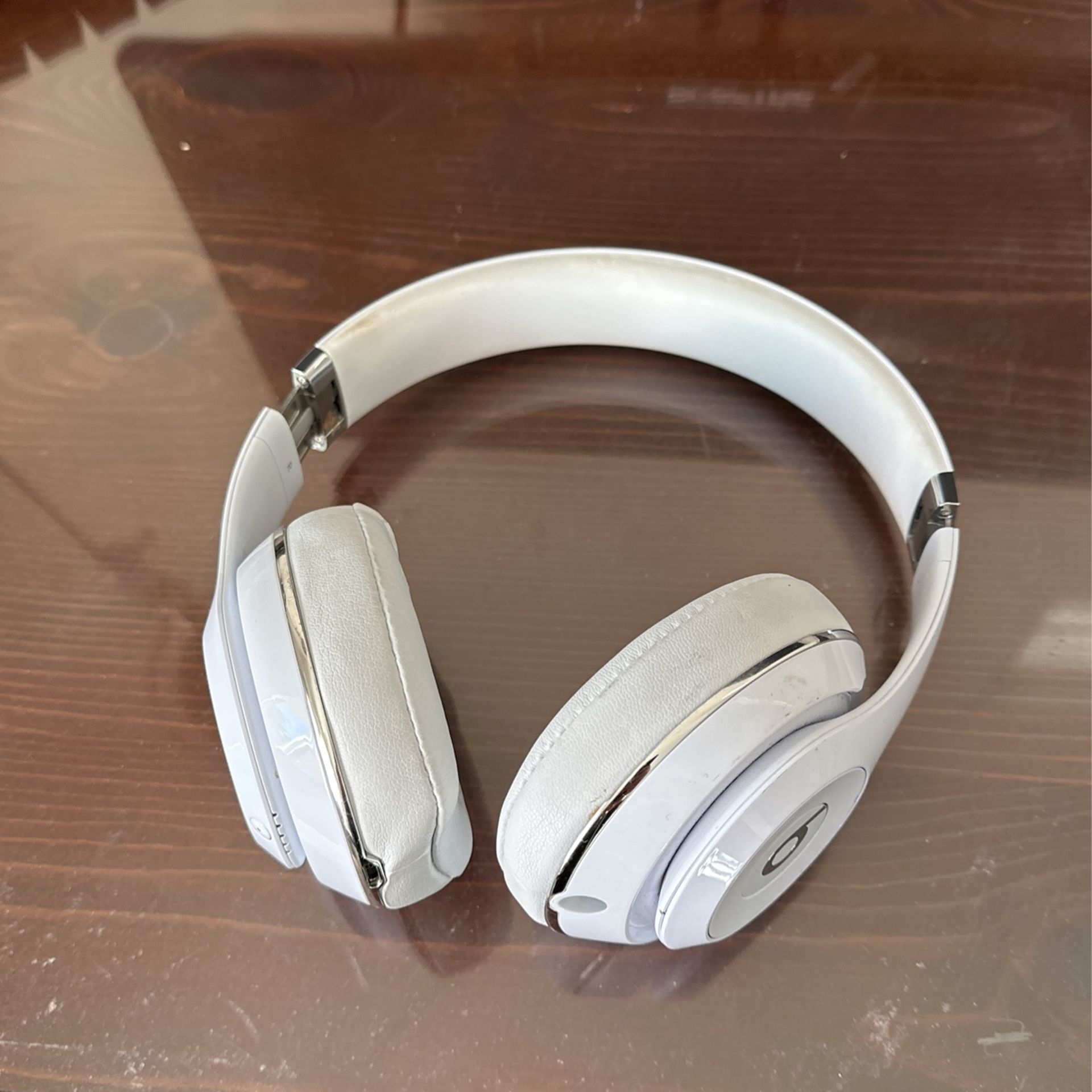 Beats Studio Headphones (White)