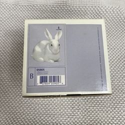 Brand New Lladro Authentic White Attentive Bunny #05905 