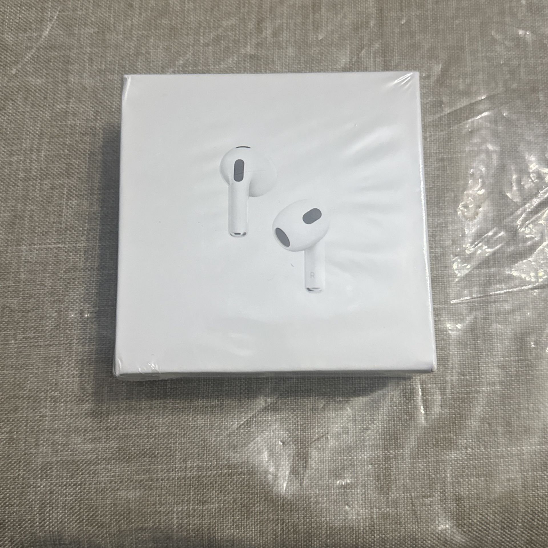 Airpods ( 3rd Generation ) 