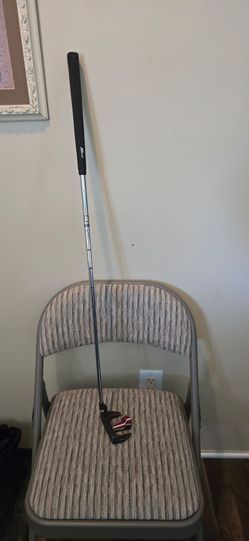 Left handed putter
