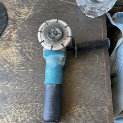 Grinder Makita