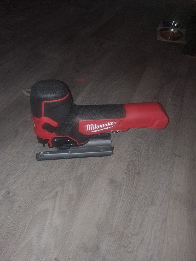 Milwaukee Barrel Grip Jigsaw 