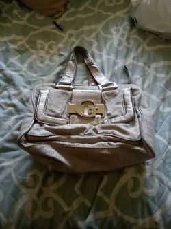 Bolsa marca guess en buenas condiciones