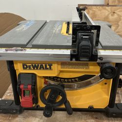 Dewalt 15 Amp Corded 8-1/4 in. Compact Portable Jobsite Tablesaw