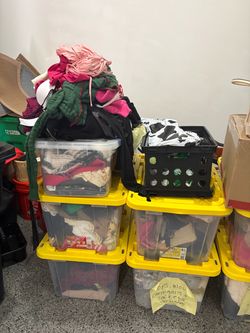 6 totes of women’s clothing small and medium (over 100 pieces)