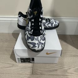 Nike Kobe 8 Protro Mambacita (FN0267-102) - Size 3Y