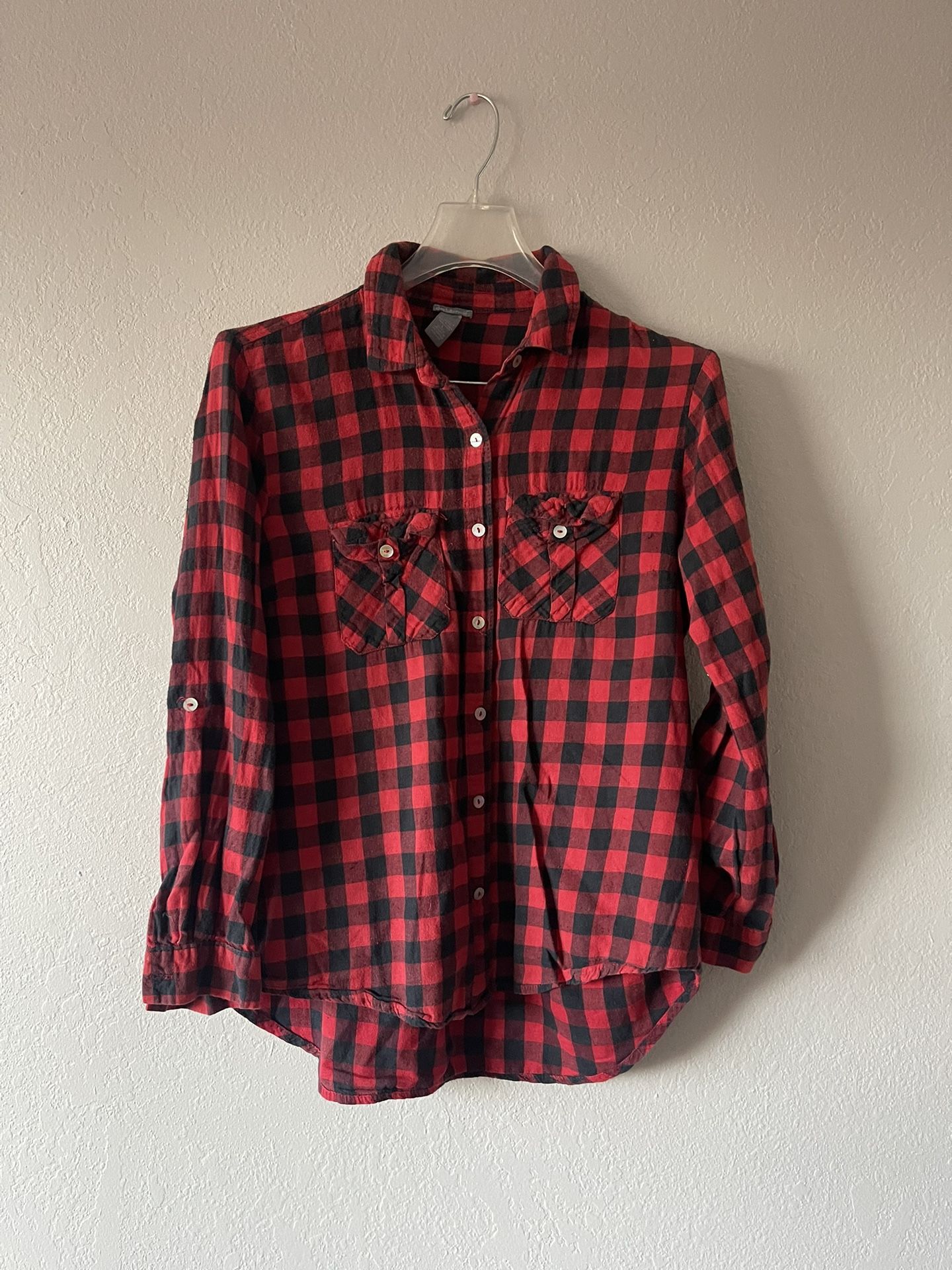 Charlotte Russe, Women’s Red & Black Plaid Button Up Front Pocket Shirt, Size L