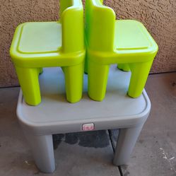 Toddlers table and chairs