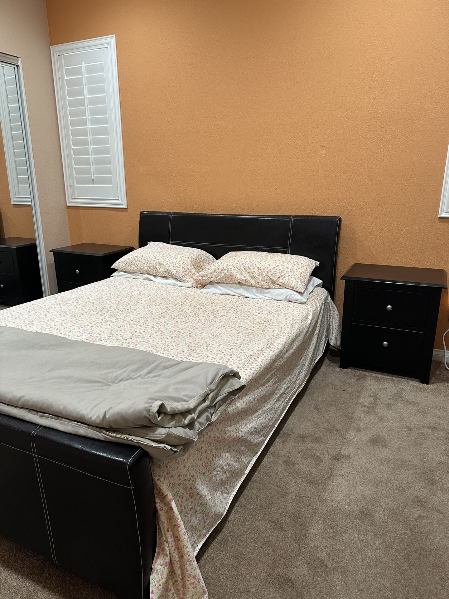 5 Piece Queen Bedroom Set + Mattress