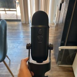 Blue Microphone (Never Used)