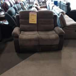 Bradbury Motion Recliner