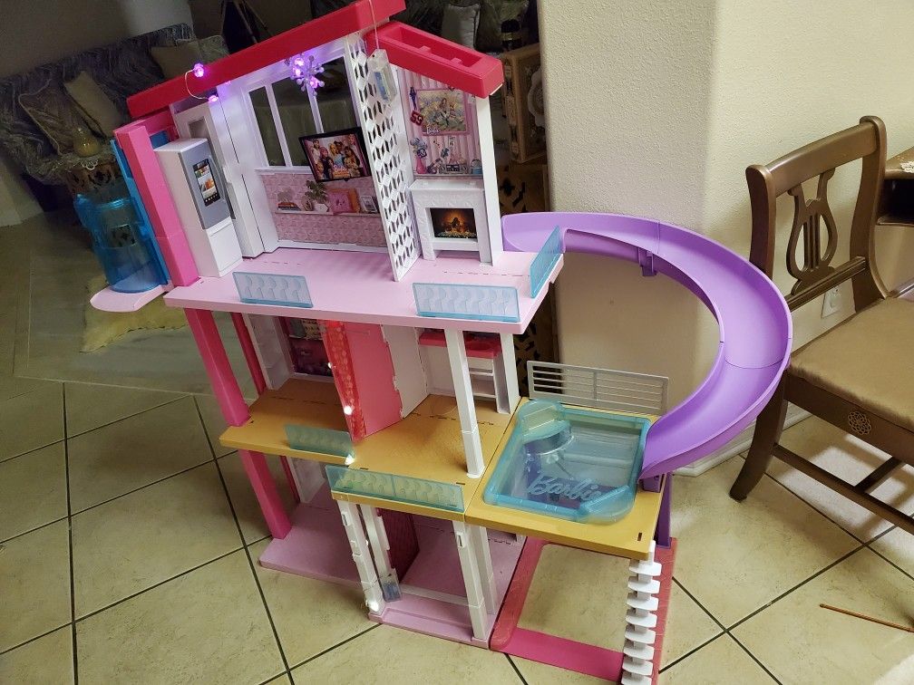 Barbie Doll House 