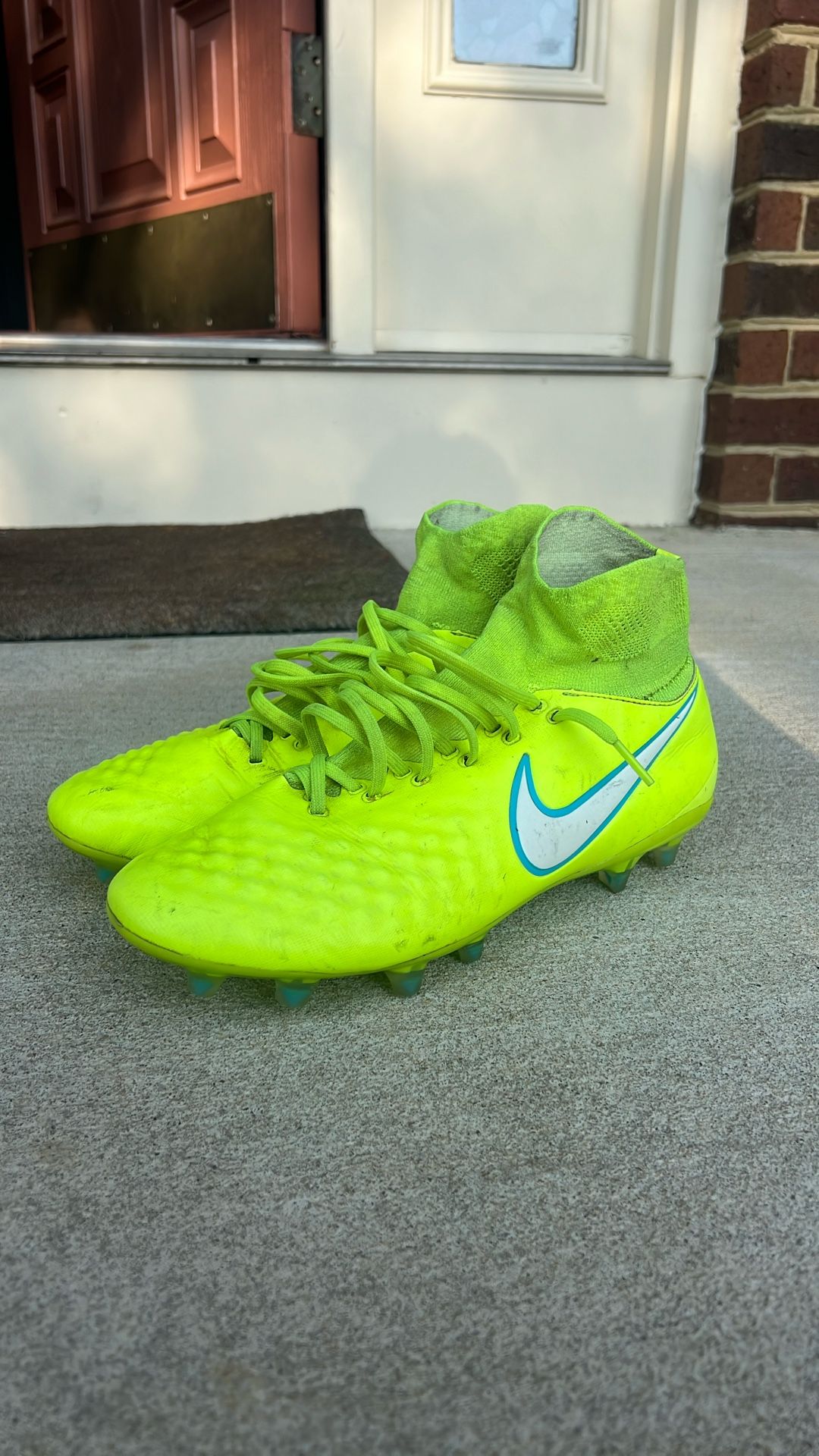 Used Nike Soccer Shoes Youth US 10