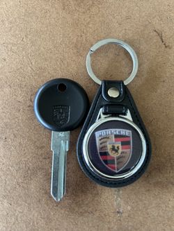 Original Porsche 944,924,928 Key And Key Chain