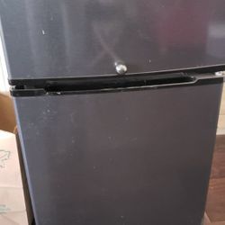 MINI FRIDGE ARCTIC KING