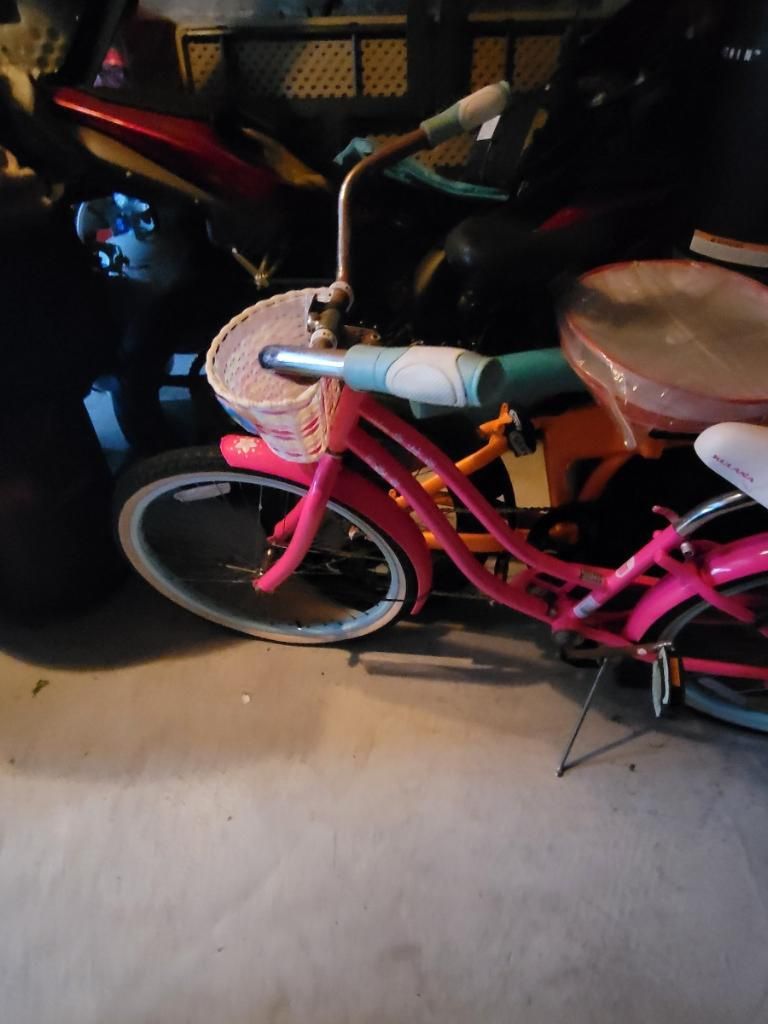 Girls 16" bike & helmet