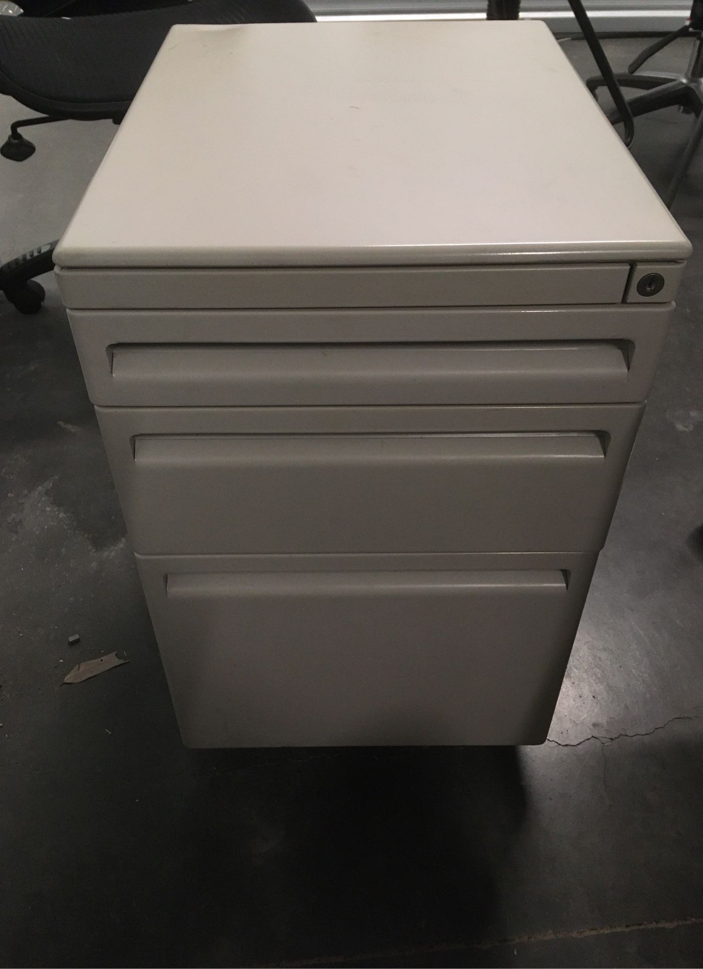 3-Drawer Rolling Under-desk File Cabinet