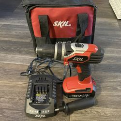 Skil 18v Cordless drill W/ Charger And Carrying Case 