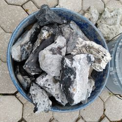 Aquarium Rock And  Driftwood