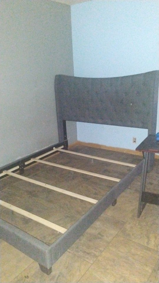 Bedframe Queen In Good Condition 