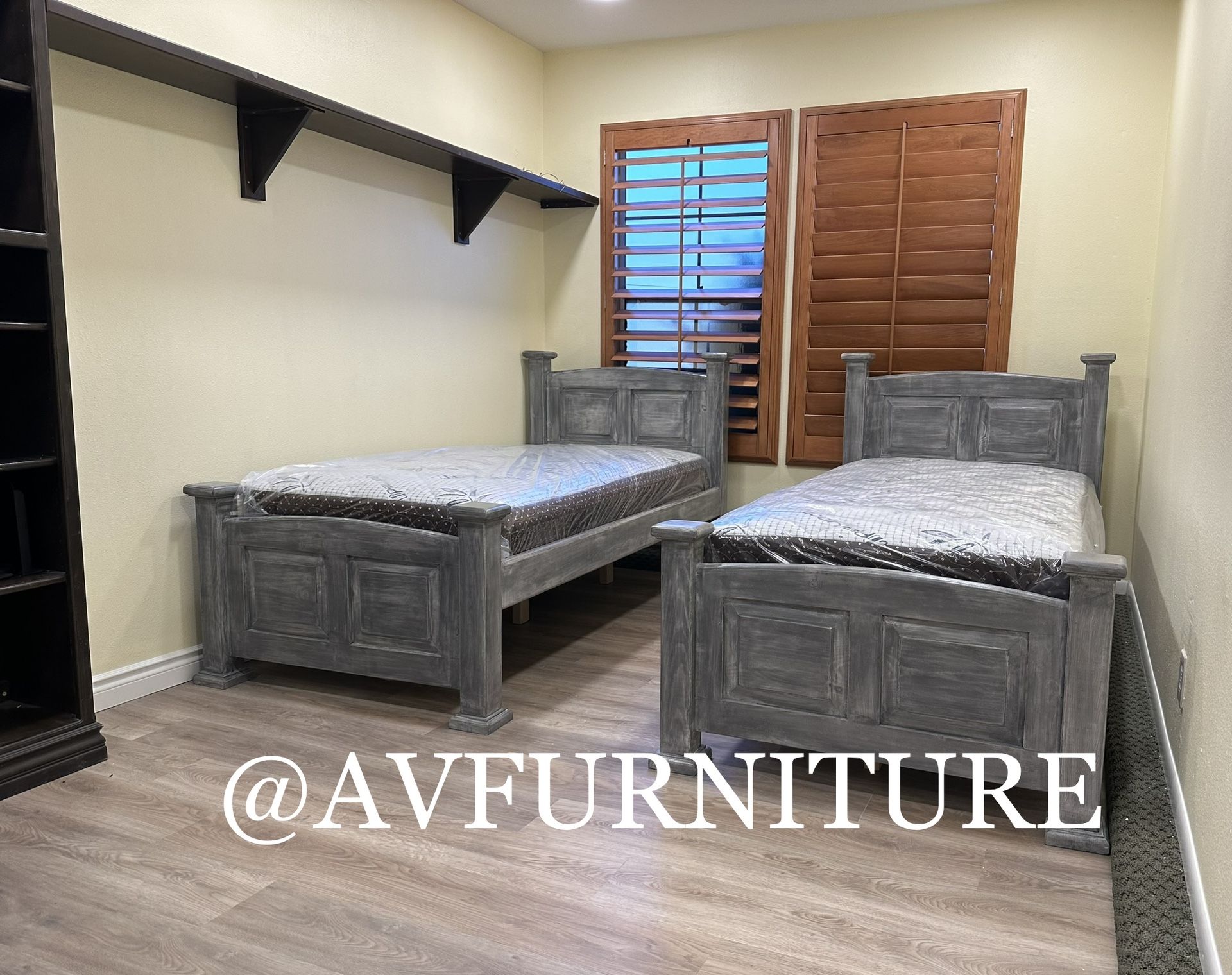 2 Twin Beds And Mattresses