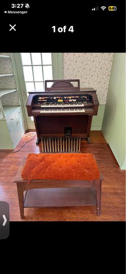Lowrey electronic organ