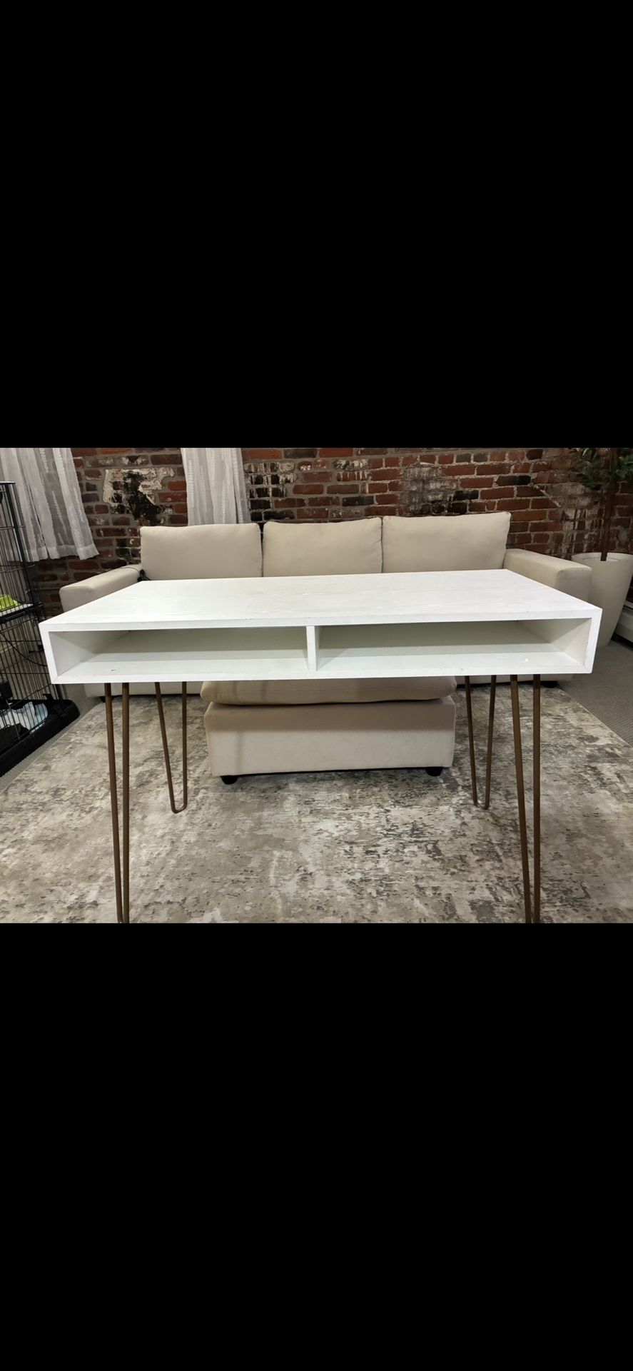 2 Desks