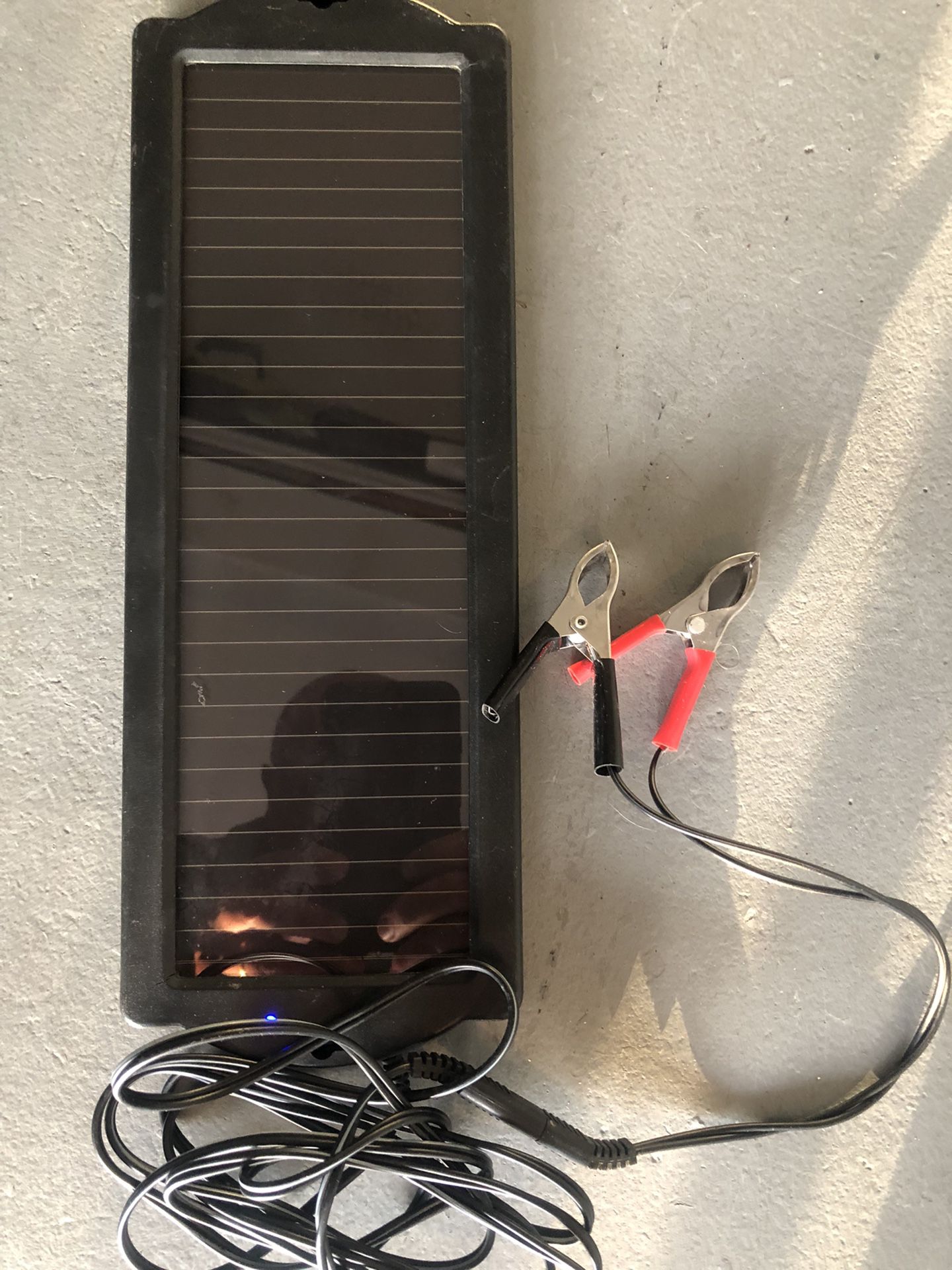 Solar battery charger