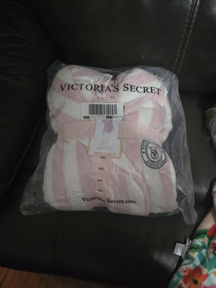 Victoria Secret $30 EACH FIRM