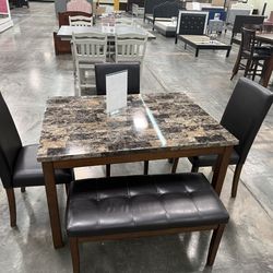 Dinning set table new in box