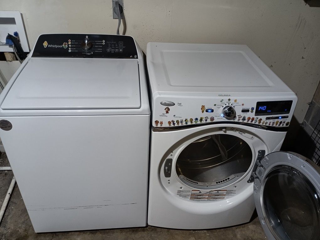 Whirlpool Washer&Dryer. White