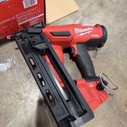 Milwaukee M18 FUEL 18-Volt Lithium-Ion Brushless Cordless Gen II 16-Gauge Angled Finish Nailer (Tool-Only) 