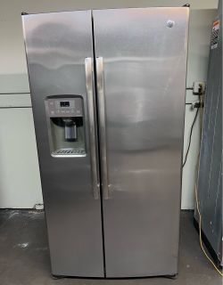 🔥 GE 36” SIDE-BY-SIDE REFRIGERATOR – $650 🔥