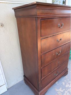Dresser
