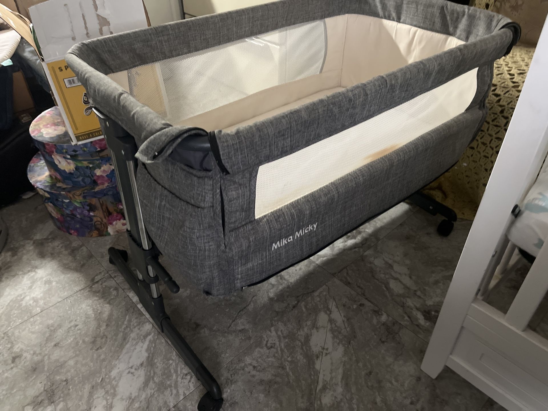 Bassinet With Wheels