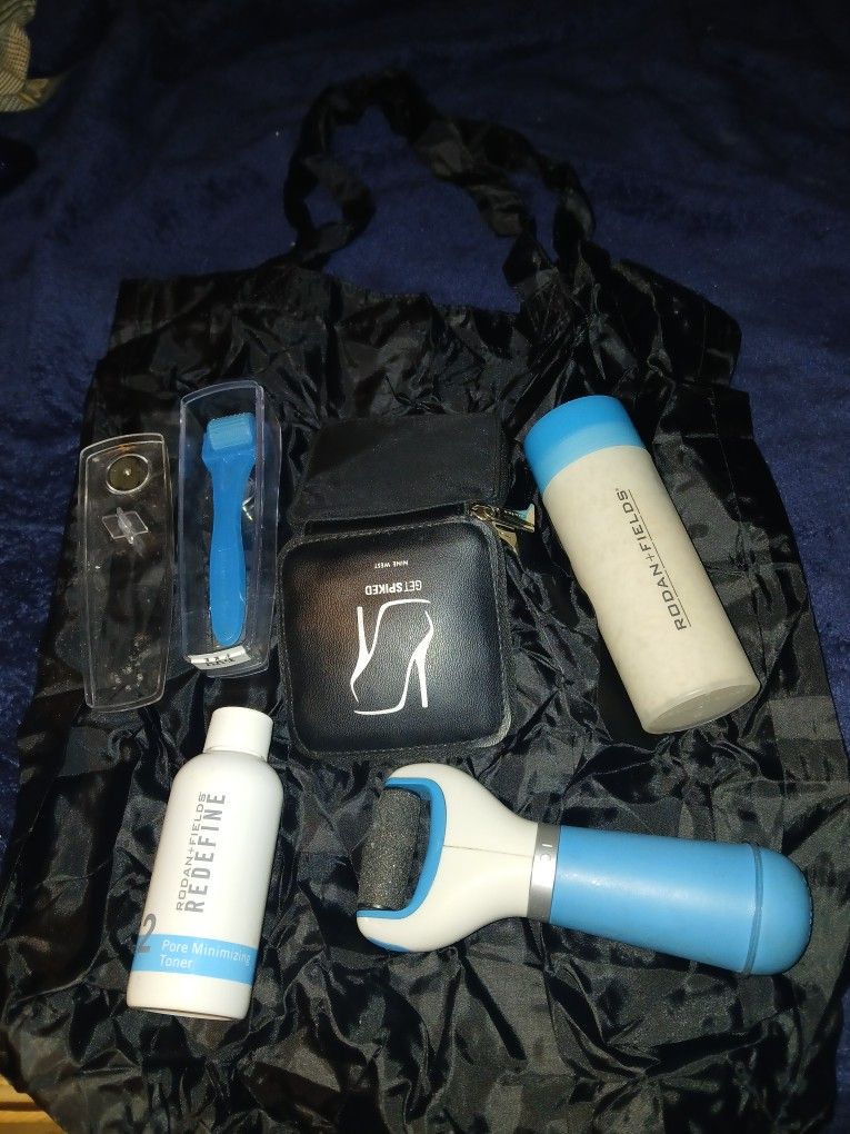 Rodan&Fields Beauty Stuff With Cool Bag