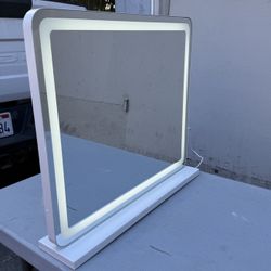 Makeup Mirror with LED Light - Anti Fog