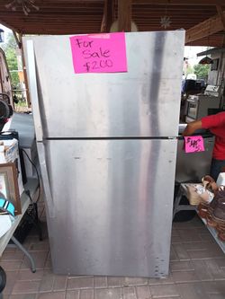 Refrigerator $200