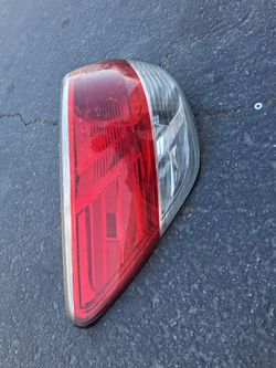 Nissan Pathfinder Taillight
