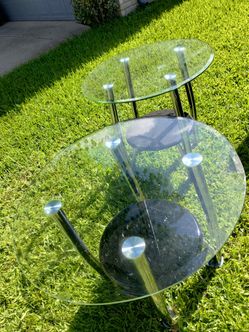 excellent side tables/coffee