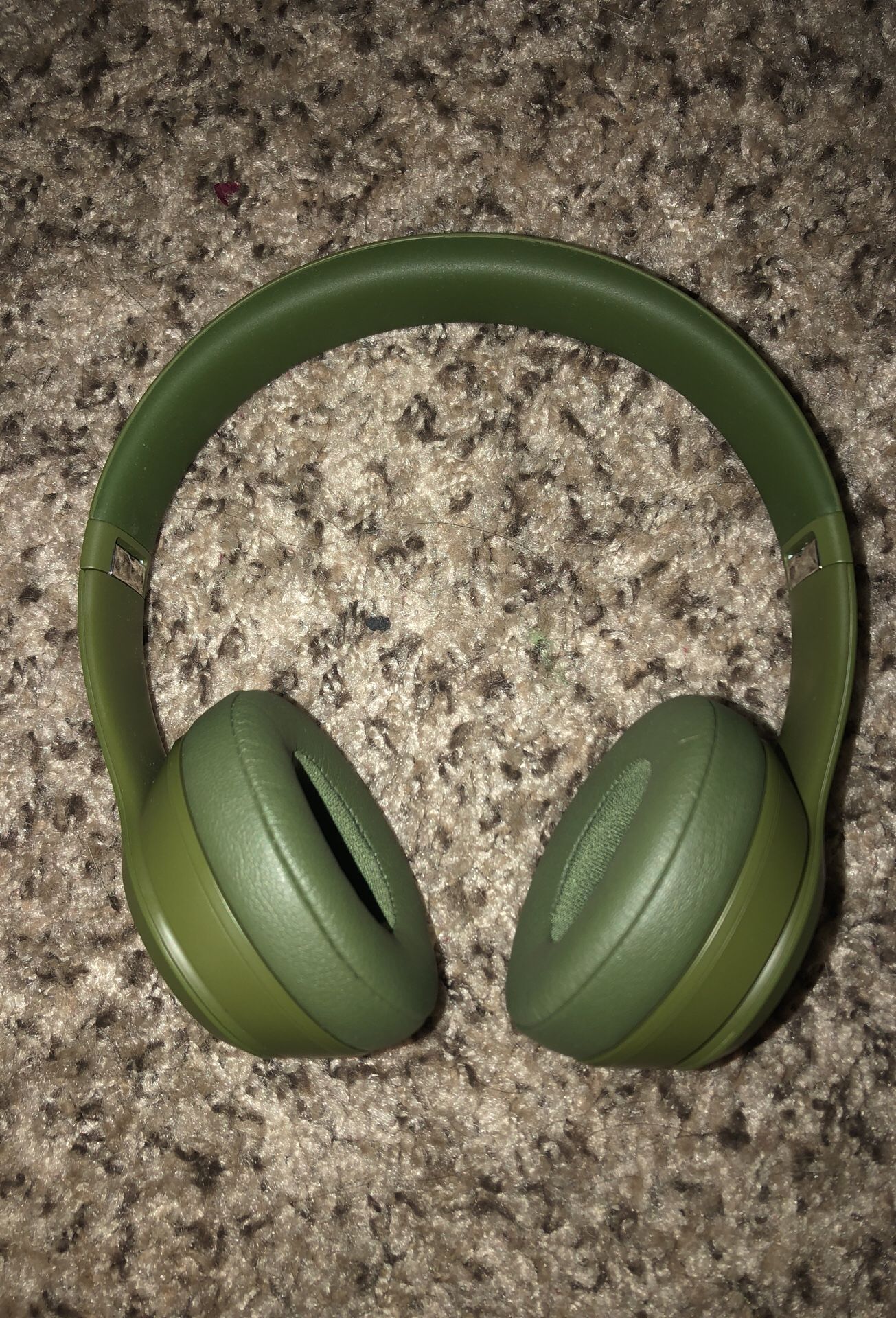 Beats solo 3 wireless green sales