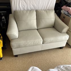 Loveseat 
