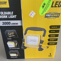 Brand New  WORK LIGHT (still In Box)