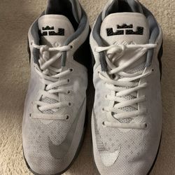 NIkE Size 7 Good Conditions