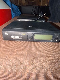 Pair of Electro-Voice RE-2 Wireless UHF Receivers - Band A (648-676 MHz) / Read Description