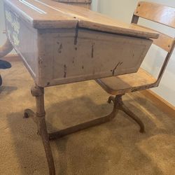 Cute / Vintage School Desk