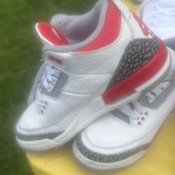 Tennis shoe Jordan Nike size 5 youth and woman size 6