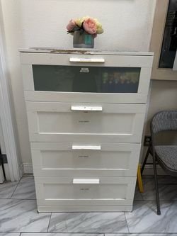 White 4-Drawer Dresser with Glass Panel