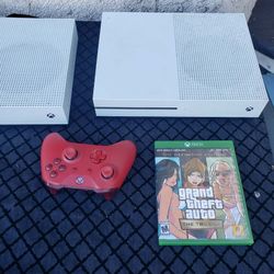 22 Great Games installed in 1 2020 Xbox One S 1000GB with 1 Control $250! The other 0 Games installed just 3 GTA Games $200! 1 controller