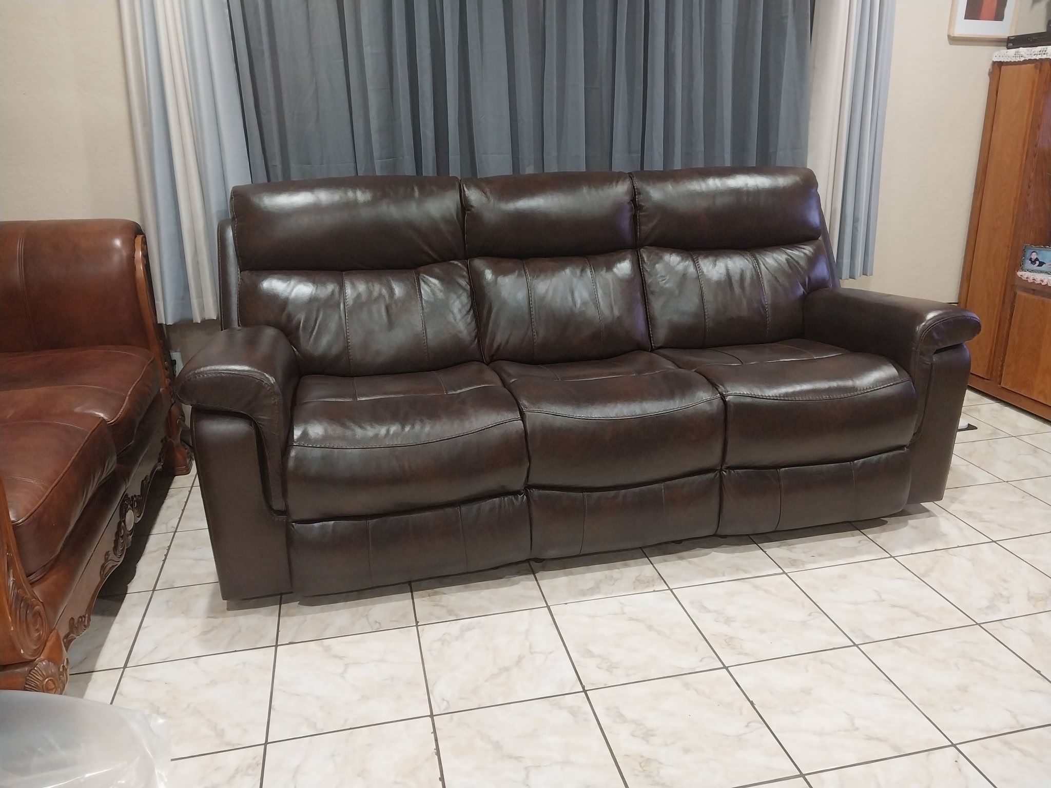 Reclinable Sofa